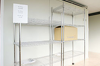 販売備品、段ボール、スチールラック